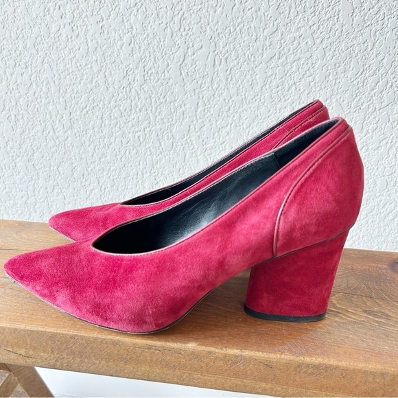 Donald Pliner Glenn Suede Heels Berry Red Size 9.5 - Picture 2 of 10